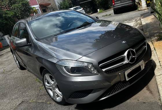 MERCEDES-BENZ CLASSE A 1.6 200 TURBO URBAN GASOLINA 4P AUTOMATIZADO
